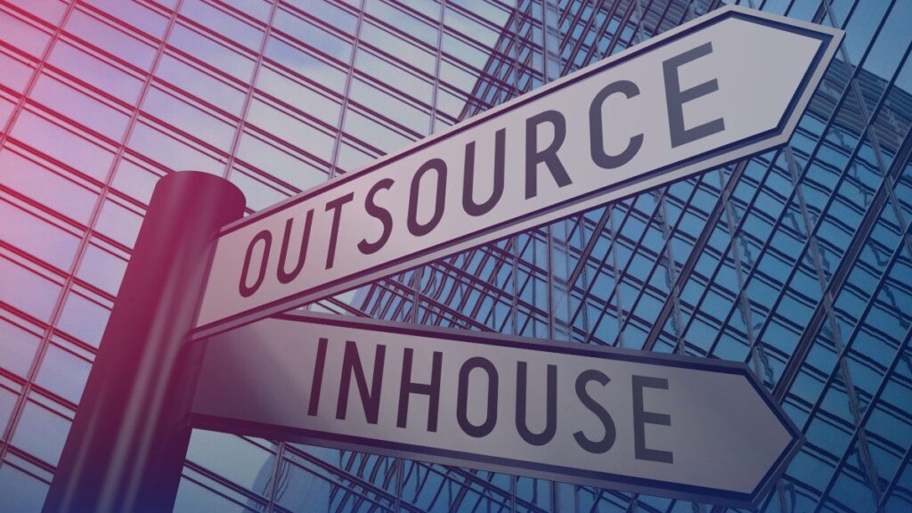 Datenextraktion-outsource-vs-inhouse 